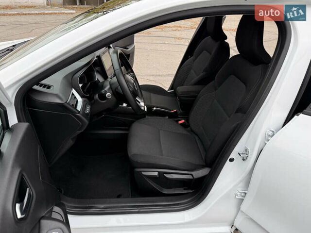 Белый Рено Клио, объемом двигателя 1.6 л и пробегом 167 тыс. км за 15399 $, фото 60 на Automoto.ua