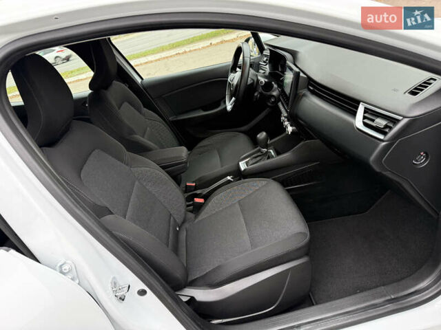 Белый Рено Клио, объемом двигателя 1.6 л и пробегом 167 тыс. км за 15399 $, фото 47 на Automoto.ua