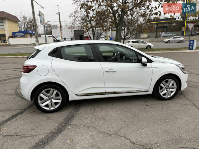 Белый Рено Клио, объемом двигателя 1.6 л и пробегом 167 тыс. км за 15399 $, фото 14 на Automoto.ua