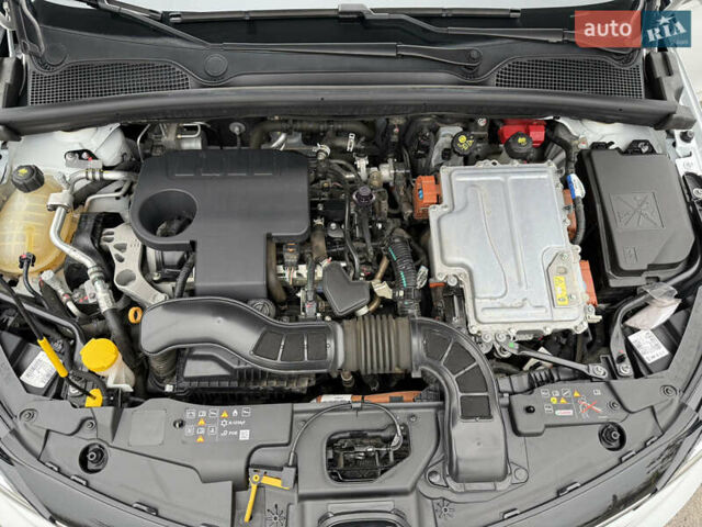 Белый Рено Клио, объемом двигателя 1.6 л и пробегом 167 тыс. км за 15399 $, фото 7 на Automoto.ua