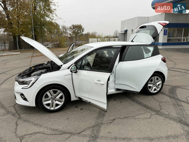Белый Рено Клио, объемом двигателя 1.6 л и пробегом 167 тыс. км за 15399 $, фото 93 на Automoto.ua