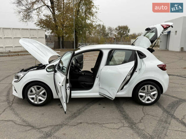 Белый Рено Клио, объемом двигателя 1.6 л и пробегом 167 тыс. км за 15399 $, фото 92 на Automoto.ua