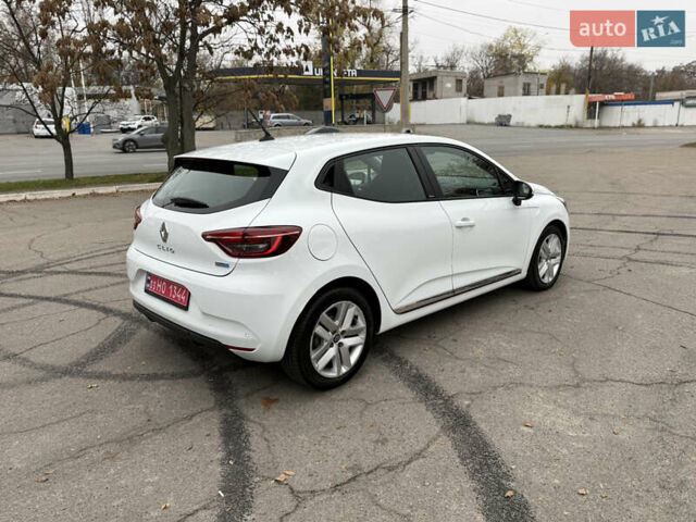 Белый Рено Клио, объемом двигателя 1.6 л и пробегом 167 тыс. км за 15399 $, фото 16 на Automoto.ua