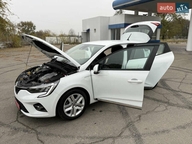 Белый Рено Клио, объемом двигателя 1.6 л и пробегом 167 тыс. км за 15399 $, фото 94 на Automoto.ua