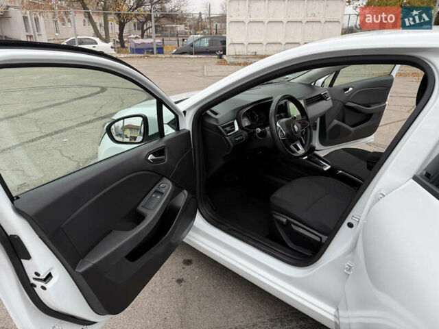 Белый Рено Клио, объемом двигателя 1.6 л и пробегом 167 тыс. км за 15399 $, фото 59 на Automoto.ua
