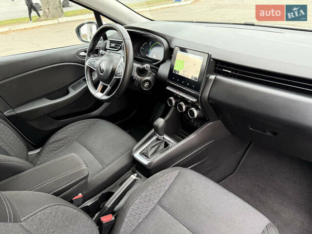 Белый Рено Клио, объемом двигателя 1.6 л и пробегом 167 тыс. км за 15399 $, фото 39 на Automoto.ua