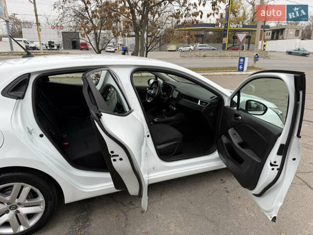 Белый Рено Клио, объемом двигателя 1.6 л и пробегом 167 тыс. км за 15399 $, фото 46 на Automoto.ua