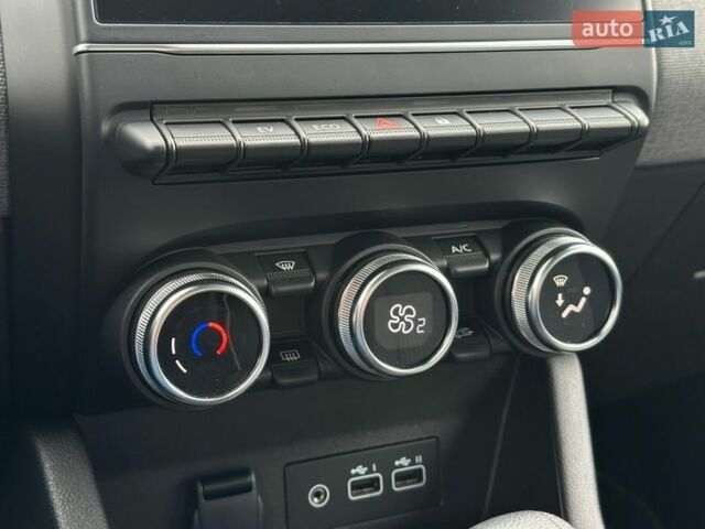 Білий Рено Кліо, об'ємом двигуна 1.6 л та пробігом 11 тис. км за 18900 $, фото 20 на Automoto.ua