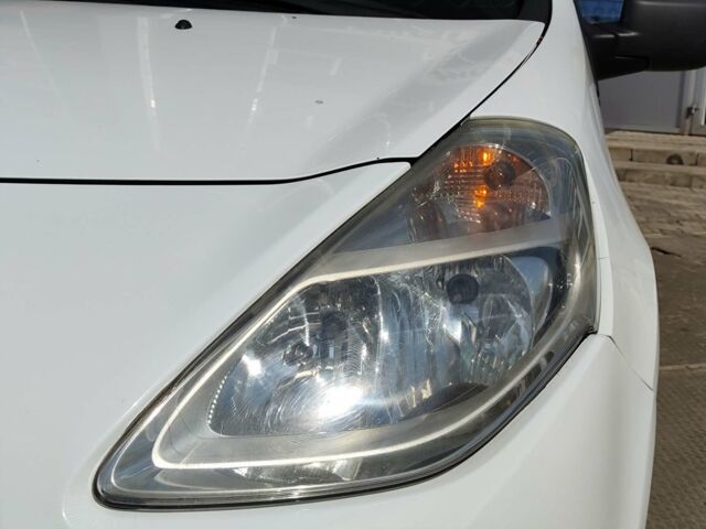 Белый Рено Клио, объемом двигателя 1.5 л и пробегом 194 тыс. км за 4990 $, фото 11 на Automoto.ua