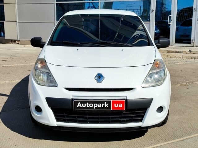 Белый Рено Клио, объемом двигателя 1.5 л и пробегом 194 тыс. км за 4990 $, фото 1 на Automoto.ua