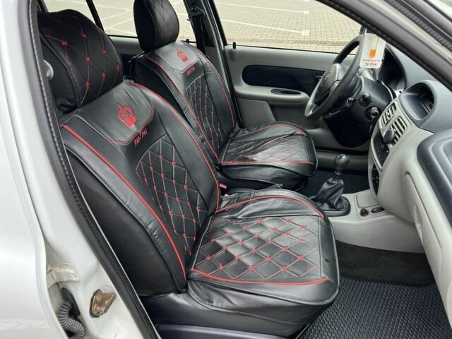 Белый Рено Клио, объемом двигателя 1.4 л и пробегом 346 тыс. км за 2450 $, фото 23 на Automoto.ua