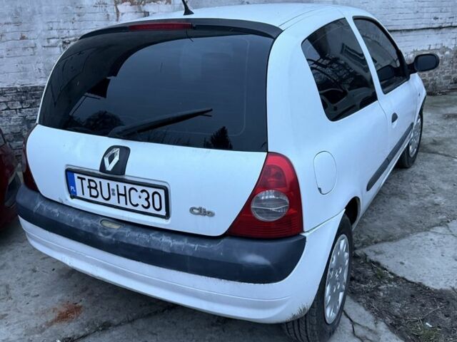 Белый Рено Клио, объемом двигателя 1.5 л и пробегом 200 тыс. км за 550 $, фото 1 на Automoto.ua