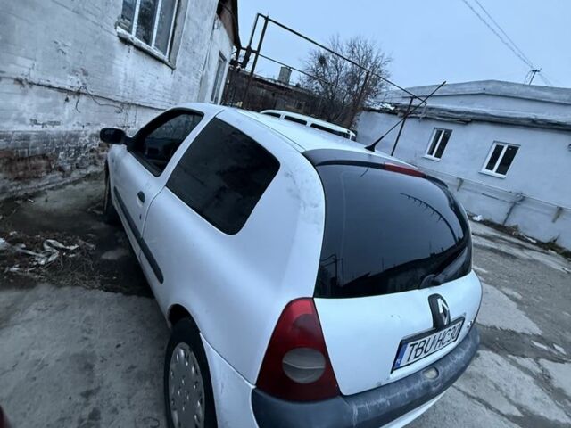 Белый Рено Клио, объемом двигателя 1.5 л и пробегом 200 тыс. км за 550 $, фото 2 на Automoto.ua