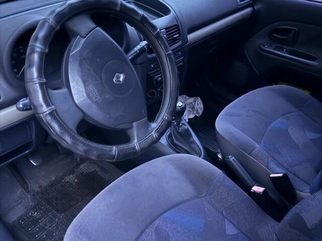 Белый Рено Клио, объемом двигателя 1.5 л и пробегом 200 тыс. км за 550 $, фото 4 на Automoto.ua