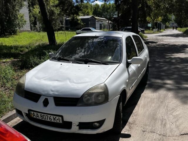 Белый Рено Клио, объемом двигателя 1.4 л и пробегом 320 тыс. км за 2300 $, фото 2 на Automoto.ua
