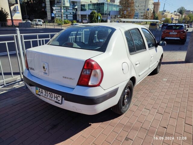 Белый Рено Клио, объемом двигателя 1.4 л и пробегом 176 тыс. км за 2800 $, фото 5 на Automoto.ua