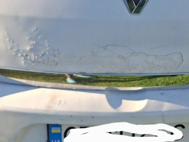 Білий Рено Кліо, об'ємом двигуна 1.4 л та пробігом 400 тис. км за 3500 $, фото 3 на Automoto.ua