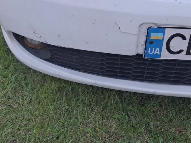 Білий Рено Кліо, об'ємом двигуна 1.4 л та пробігом 400 тис. км за 3500 $, фото 5 на Automoto.ua