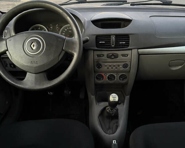 Рено Клио 2012 в Днепре (Днепропетровске) на Automoto.ua Белый Рено Клио, объемом двигателя 1.39 л и пробегом 258 тыс. км за 2899 $, фото 18 на Automoto.ua
