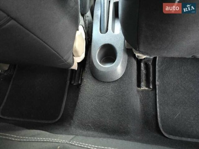 Білий Рено Кліо, об'ємом двигуна 1.46 л та пробігом 198 тис. км за 5500 $, фото 11 на Automoto.ua