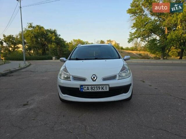 Білий Рено Кліо, об'ємом двигуна 1.46 л та пробігом 198 тис. км за 5500 $, фото 2 на Automoto.ua