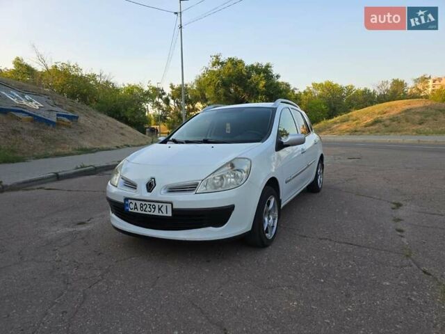 Білий Рено Кліо, об'ємом двигуна 1.46 л та пробігом 198 тис. км за 5500 $, фото 10 на Automoto.ua