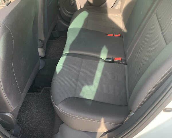 Білий Рено Кліо, об'ємом двигуна 1.15 л та пробігом 155 тис. км за 5200 $, фото 13 на Automoto.ua