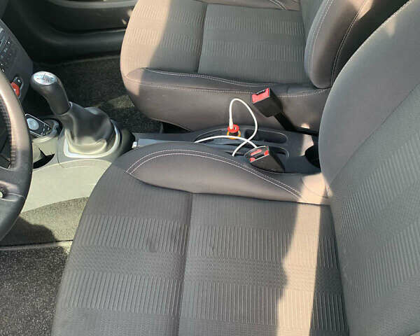 Білий Рено Кліо, об'ємом двигуна 1.15 л та пробігом 155 тис. км за 5200 $, фото 17 на Automoto.ua