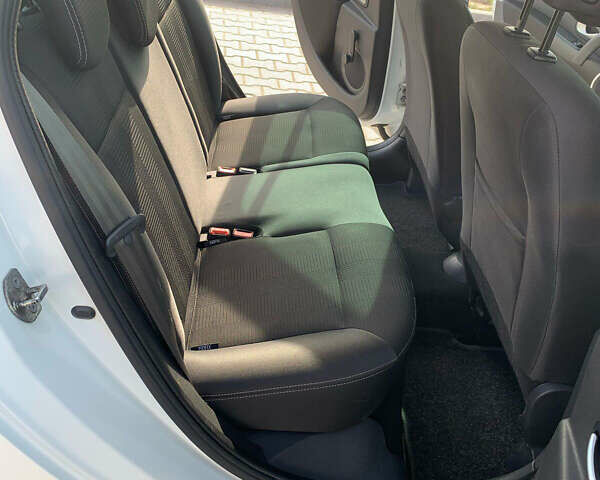 Білий Рено Кліо, об'ємом двигуна 1.15 л та пробігом 155 тис. км за 5200 $, фото 12 на Automoto.ua