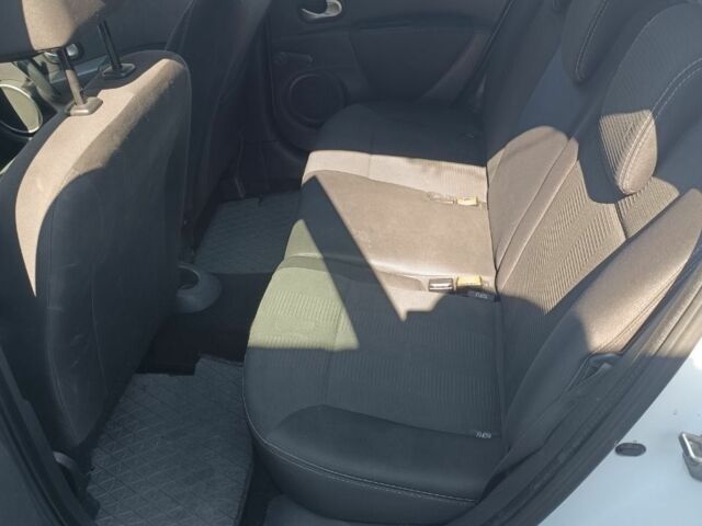 Белый Рено Клио, объемом двигателя 1.1 л и пробегом 270 тыс. км за 4700 $, фото 6 на Automoto.ua