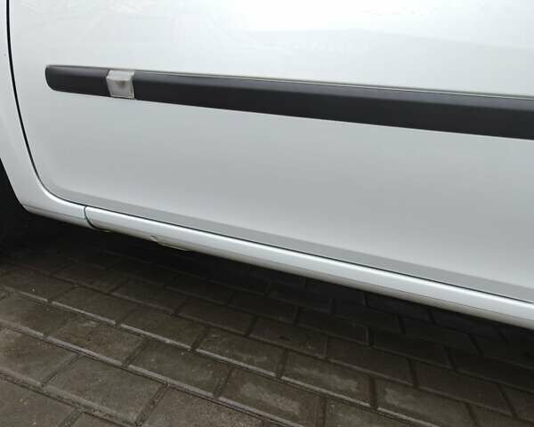 Білий Рено Кліо, об'ємом двигуна 1.46 л та пробігом 240 тис. км за 5300 $, фото 10 на Automoto.ua