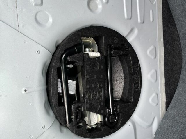 Белый Рено Клио, объемом двигателя 1.2 л и пробегом 177 тыс. км за 5450 $, фото 22 на Automoto.ua