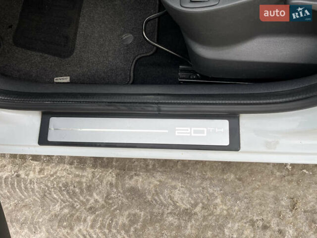 Белый Рено Клио, объемом двигателя 1.2 л и пробегом 177 тыс. км за 5450 $, фото 10 на Automoto.ua