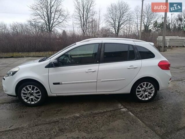 Белый Рено Клио, объемом двигателя 1.2 л и пробегом 252 тыс. км за 4650 $, фото 1 на Automoto.ua