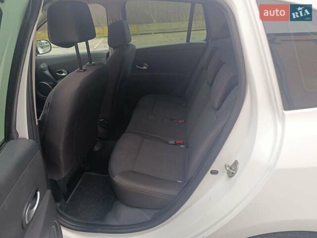 Белый Рено Клио, объемом двигателя 1.2 л и пробегом 252 тыс. км за 4650 $, фото 3 на Automoto.ua