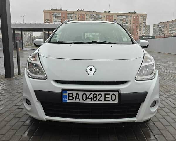 Білий Рено Кліо, об'ємом двигуна 1.46 л та пробігом 240 тис. км за 5300 $, фото 1 на Automoto.ua