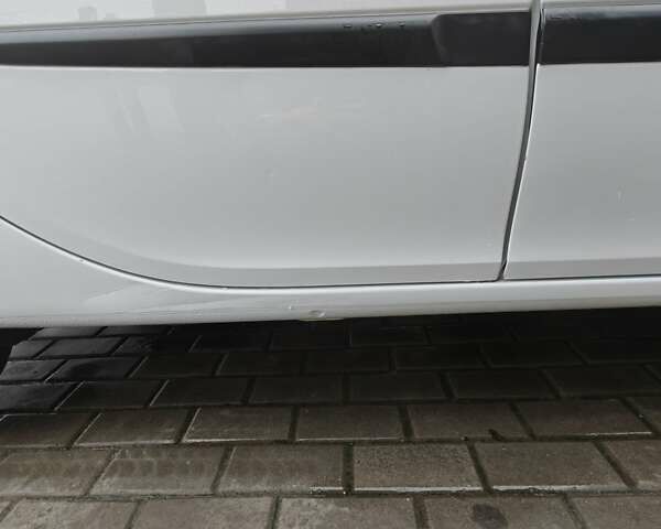 Білий Рено Кліо, об'ємом двигуна 1.46 л та пробігом 240 тис. км за 5300 $, фото 8 на Automoto.ua