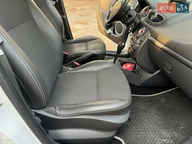 Рено Кліо 2011 у Львові на Automoto.ua Білий Рено Кліо, об'ємом двигуна 1.6 л та пробігом 300 тис. км за 5700 $, фото 15 на Automoto.ua