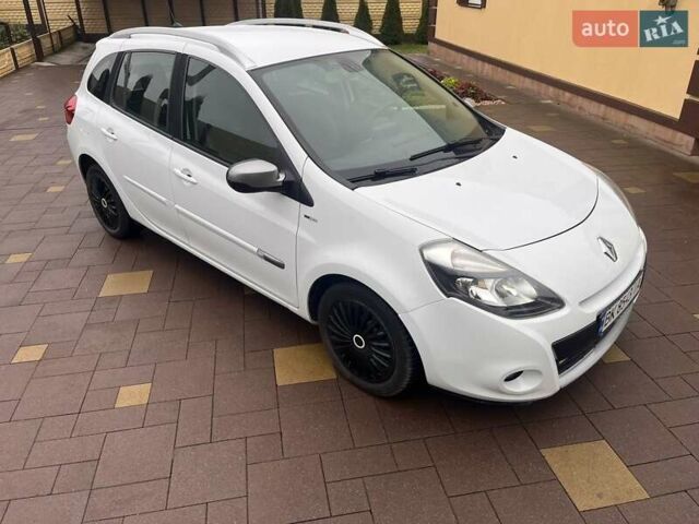 Белый Рено Клио, объемом двигателя 1.15 л и пробегом 211 тыс. км за 4899 $, фото 10 на Automoto.ua