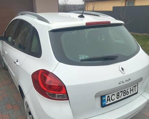 Білий Рено Кліо, об'ємом двигуна 1.6 л та пробігом 180 тис. км за 8100 $, фото 7 на Automoto.ua