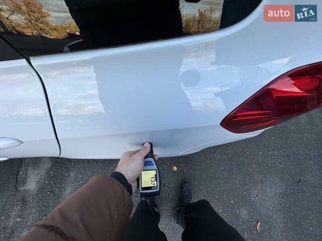 Белый Рено Клио, объемом двигателя 1.2 л и пробегом 206 тыс. км за 6400 $, фото 77 на Automoto.ua