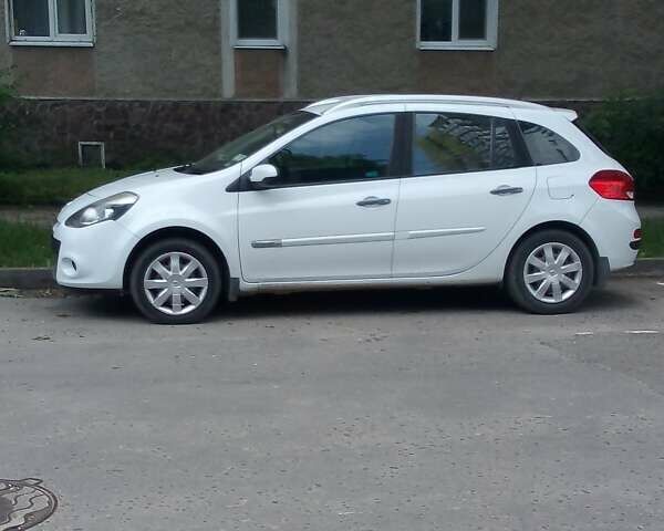 Белый Рено Клио, объемом двигателя 1.5 л и пробегом 284 тыс. км за 5400 $, фото 6 на Automoto.ua