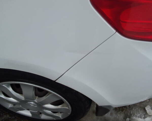 Белый Рено Клио, объемом двигателя 1.5 л и пробегом 284 тыс. км за 5400 $, фото 1 на Automoto.ua