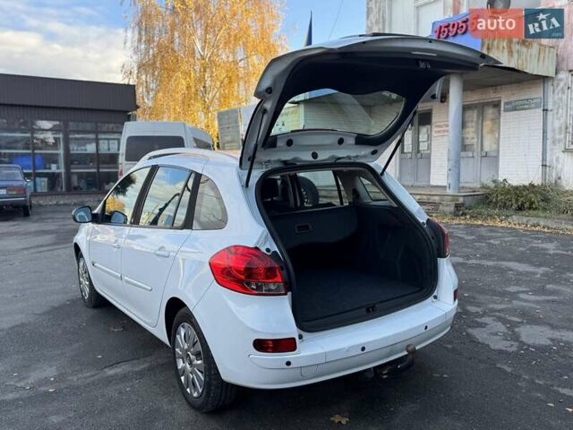 Белый Рено Клио, объемом двигателя 1.2 л и пробегом 206 тыс. км за 6400 $, фото 19 на Automoto.ua