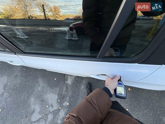 Белый Рено Клио, объемом двигателя 1.2 л и пробегом 206 тыс. км за 6400 $, фото 73 на Automoto.ua