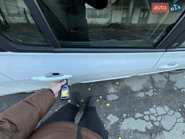 Белый Рено Клио, объемом двигателя 1.2 л и пробегом 206 тыс. км за 6400 $, фото 81 на Automoto.ua