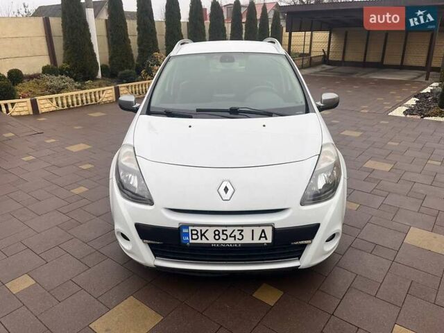 Белый Рено Клио, объемом двигателя 1.15 л и пробегом 211 тыс. км за 4899 $, фото 2 на Automoto.ua