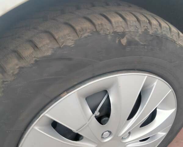 Білий Рено Кліо, об'ємом двигуна 1.6 л та пробігом 180 тис. км за 8100 $, фото 3 на Automoto.ua