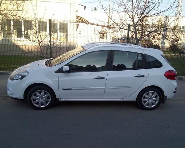 Белый Рено Клио, объемом двигателя 1.5 л и пробегом 284 тыс. км за 5400 $, фото 14 на Automoto.ua