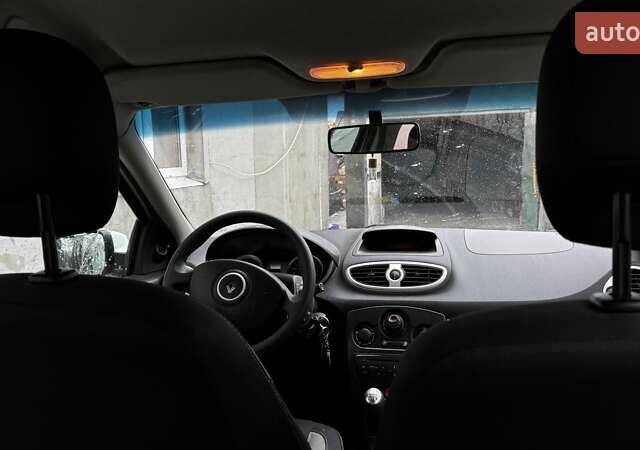 Білий Рено Кліо, об'ємом двигуна 1.46 л та пробігом 160 тис. км за 5500 $, фото 12 на Automoto.ua